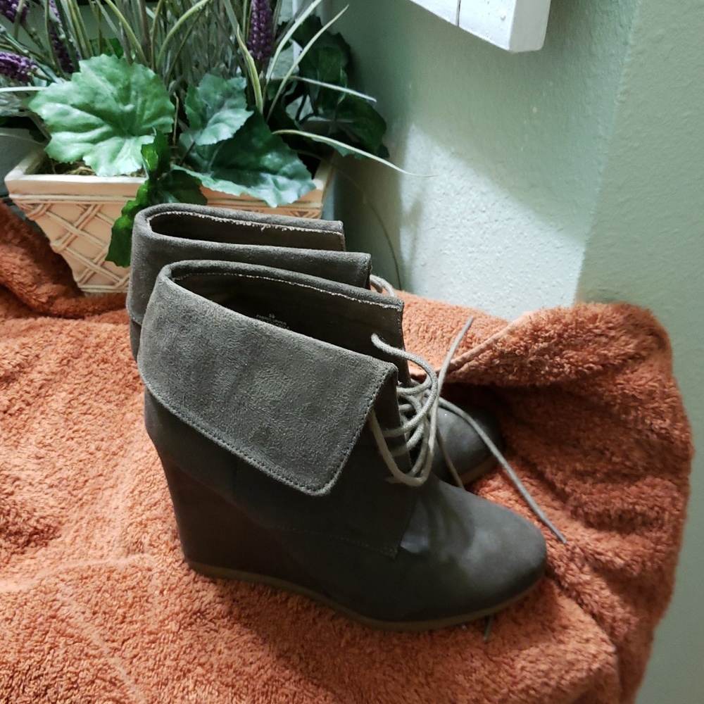 Suede wedges - Picture 3 of 4